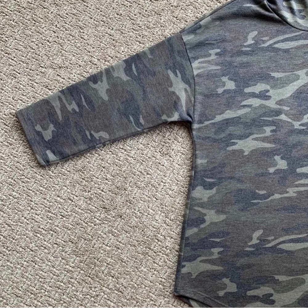 Green Envelope Camouflage Hooded Top Small NEW - Picture 4 of 6